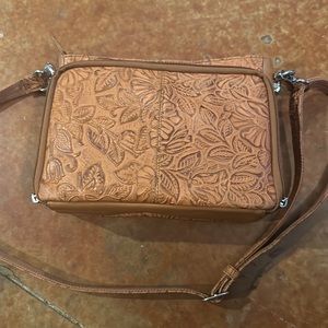 Gun Tote'n Mamas Concealed Carry American Cowhide Shoulder Bag, Tan, Small